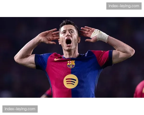 射手榜更新：莱万21球领跑，多夫比克1球之差紧随其后